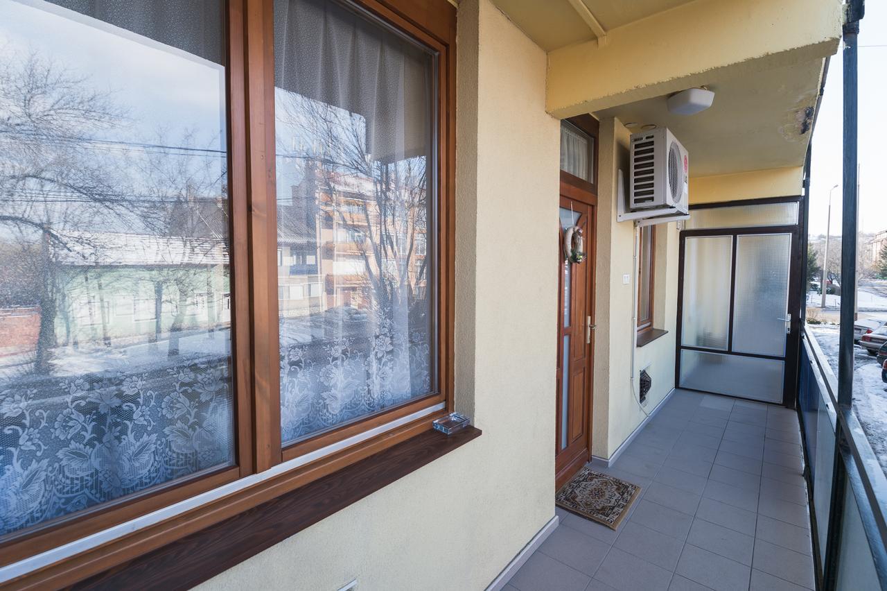 Lujzi Apartman Έγκερ Εξωτερικό φωτογραφία