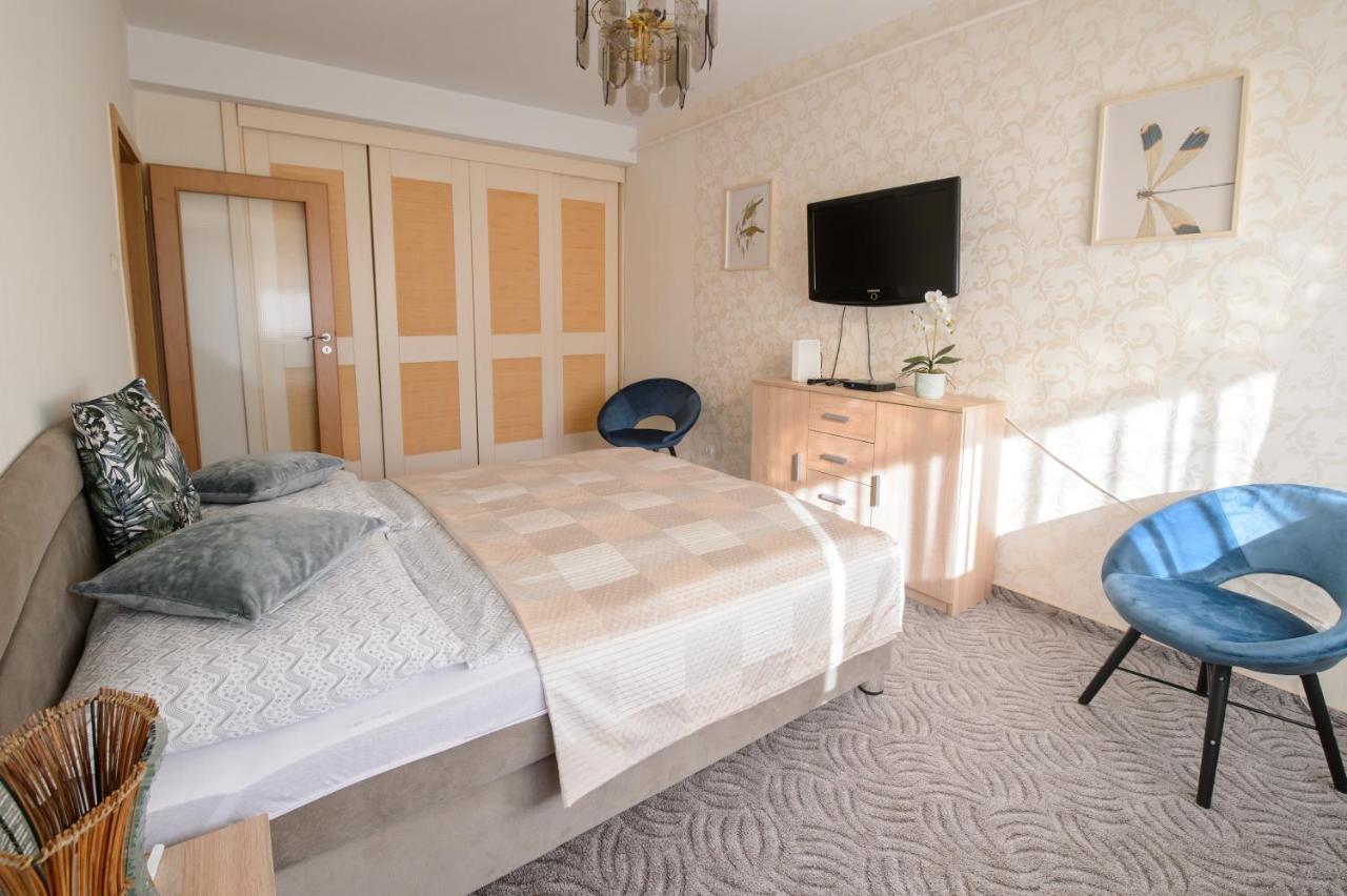 Lujzi Apartman Έγκερ Εξωτερικό φωτογραφία